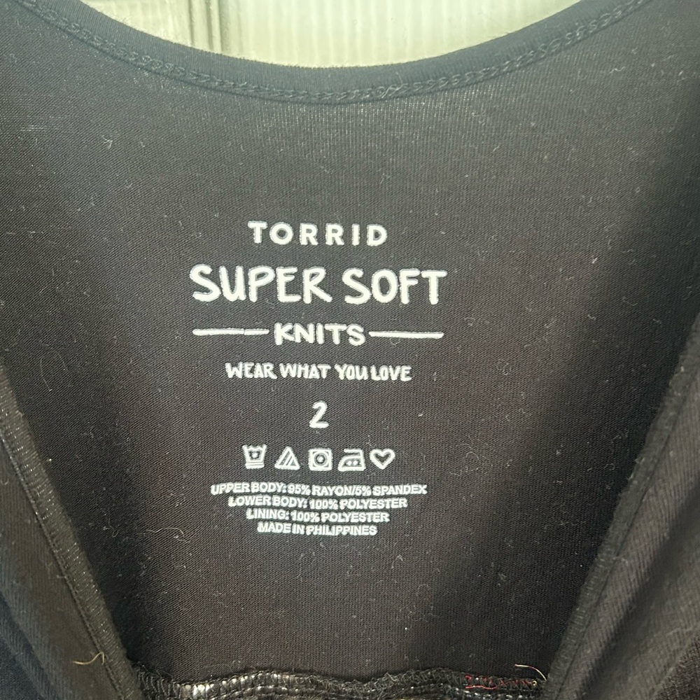 Torrid Super Soft Babydoll Blouse – Black & Floral – Size 2X - Picture 3 of 4